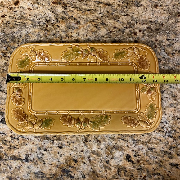 Bordallo Pinheiro Platter—Vintage - Picture 7 of 8